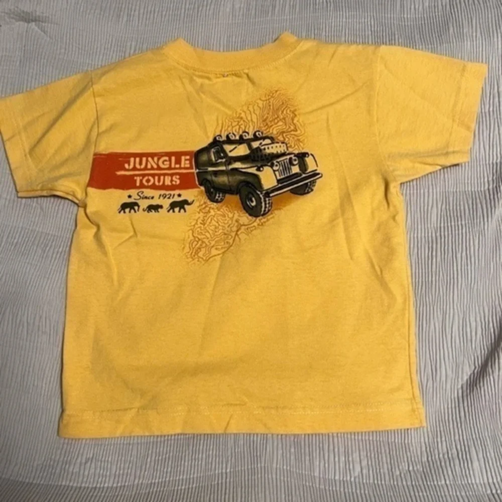 Jungle tour yellow short sleeve shirt‎ size 5